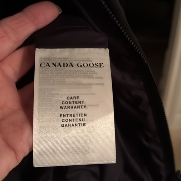 Canada Goose Women's Black Puffer Jacket - Picture 6 of 12